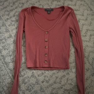 Mauve long sleeve ribbed crop top with button details on front